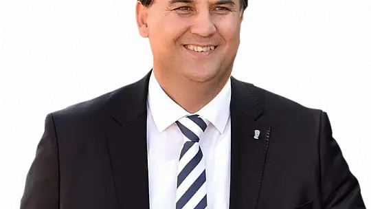 BAŞKANLARDAN, BAŞKANA ÖVGÜ