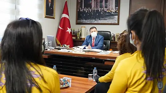Türkiye'nin ilk Kadın Bisiklet Festivalini gerçekleştiren derneğinden başkana ziyaret