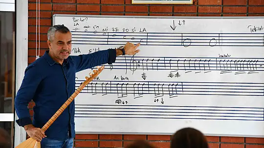 Fethiye Belediyesi bağlama kursu devam ediyor