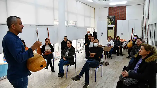 Fethiye Belediyesi bağlama kursu devam ediyor