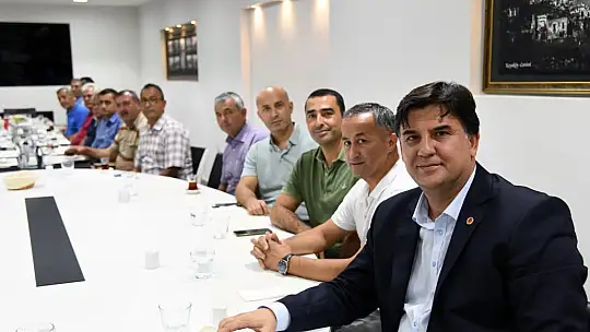 Başkan Karaca'dan emekli olan personele veda yemeği