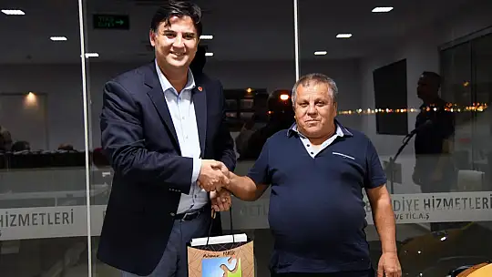 Başkan Karaca'dan emekli olan personele veda yemeği