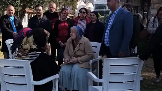 İYİ PARTİ YÖNETİM KURULUNDAN DEPREMZEDELERE ZİYARET