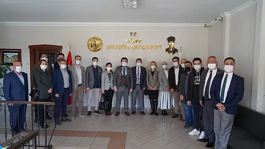 AKP İlçe Yönetimi Başkan Tokat'ı ziyaret etti