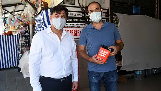 Berberlere atık jilet kutusu dağıtıldı