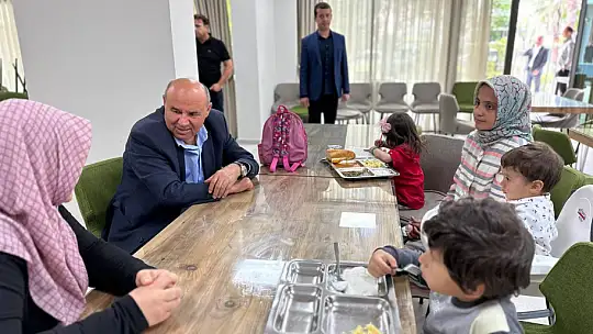 Milletvekili Adayı Yakup Otgöz, Depremzedeler İle Bayramlaştı