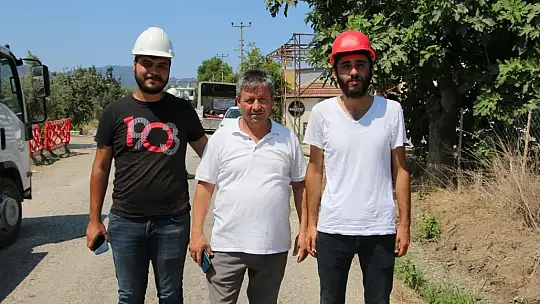 Cami Mahallesi Muhtarı Kavak, mahallenin elektirik sorununu çözdü