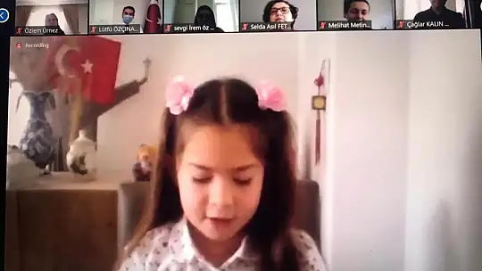 Öğrenciler karnelerini evde aldılar