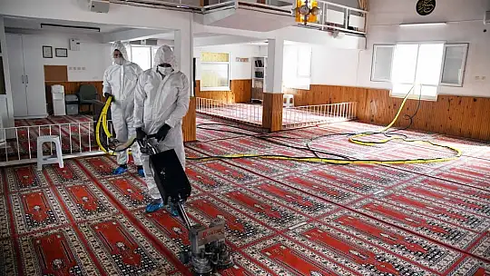 Fethiye Belediyesi tüm camilerde dezenfekte çalışmalarına başladı
