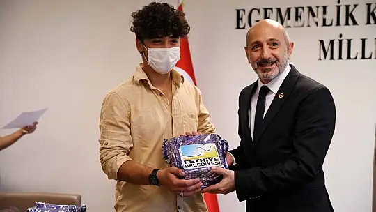 Öztunç, Karaca'yı makamında ziyaret etti