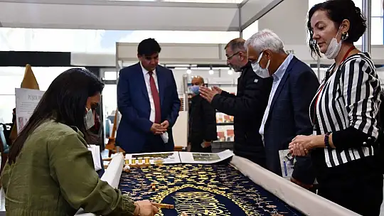 2. Craft İstanbul El Sanatları Fuarı'na Üzümlü Dastarı defilesi damga vurdu