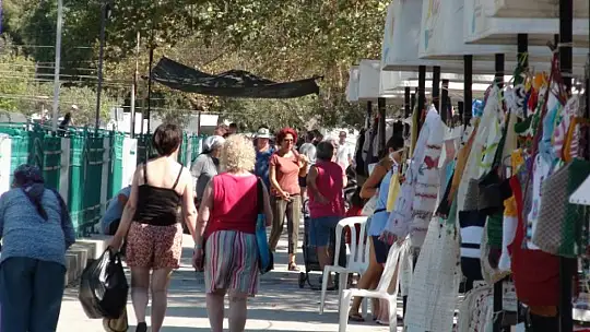 EL EMEĞİ ÜRÜNLER SAHİPLERİNİ BEKLİYOR