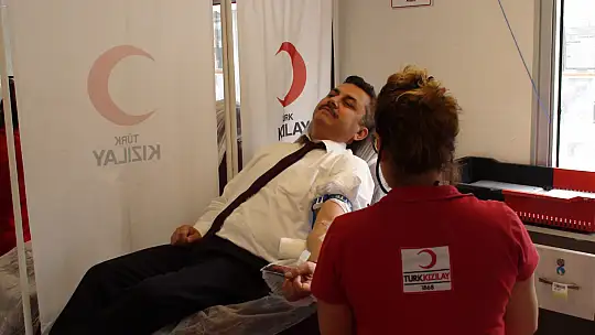 'KAN BAĞIŞI SİZDEN HEDİYE KİTAP BİZDEN'