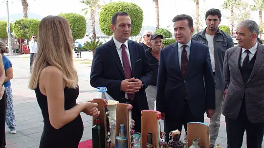 'GERİ DÖNÜŞÜM GERİ DEĞİL, İLERİ DÖNÜŞÜMDÜR' SERGİSİ AÇILDI