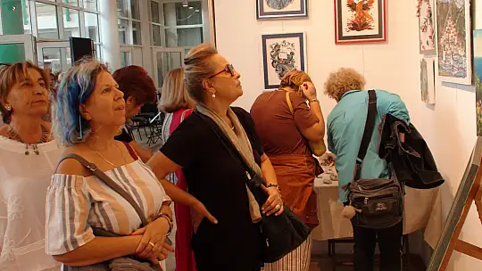 ÇAĞDAŞ AMATÖR RESSAMLAR SERGİSİ AÇILDI