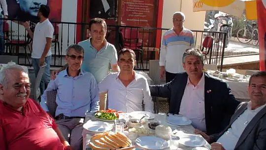 BAŞKAN DEMİR MUHTARLARLA BİR ARADA