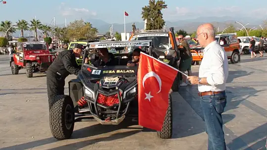 OFFROAD ARAÇLARI, BEŞKAZA MEYDANI'NDA