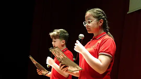ÖĞRETMENLER GÜNÜ TÖRENLE KUTLANDI
