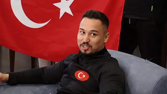 BOKSÖR ALCU, BAŞKAN KARACA'YI ZİYARET ETTİ 