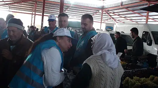 DEVA AİLESİ ÇİFTLİK PAZARINDA