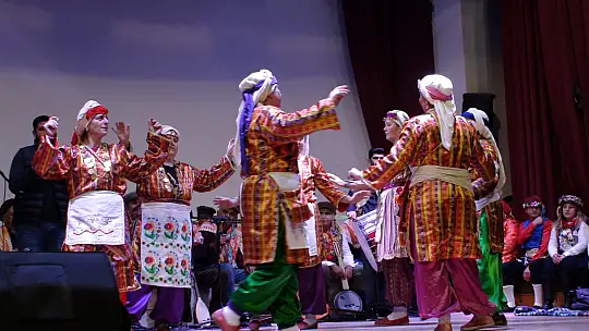 YÖRÜKLER DOYA SIYA EĞLENDİ