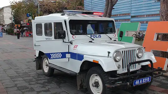 1954 MODEL NOSTALJİK JİP TANITILDI