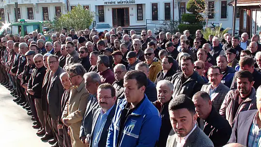 ESKİ BELEDİYE BAŞKANI KANDÖNMEZ SON YOLCULUĞUNA UĞURLANDI