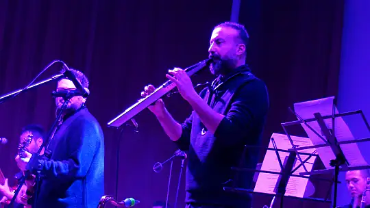 BARIŞ MANÇO VE CEM KARACA ANISINA MUHTEŞEM KONSER