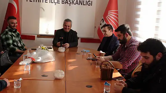 CHP'Lİ GENÇLERDEN BAŞKAN KOYUNCU'YA NEZAKET ZİYARETİ 