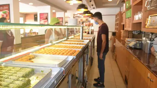 Fethiye'de Bayram Öncesi Tatlı Yoğunluğu