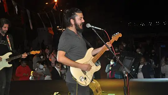 C'NB ve COVERMAN'den Cumhuriyet konseri