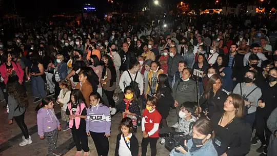 C'NB ve COVERMAN'den Cumhuriyet konseri