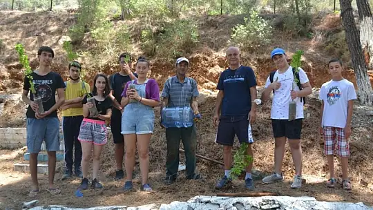 Büyük Samanlık Plajı'nda ağaç dikim etkinliği