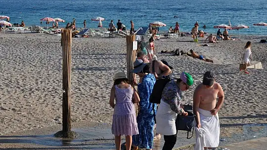 Ölüdeniz'de sezon bitmiyor