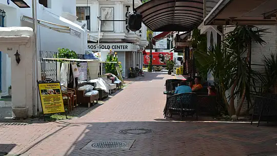 Paspatur sokakları boş kaldı