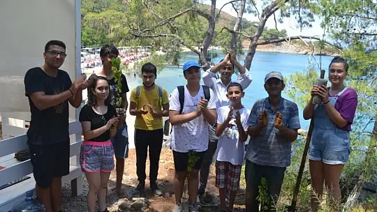 Büyük Samanlık Plajı'nda ağaç dikim etkinliği