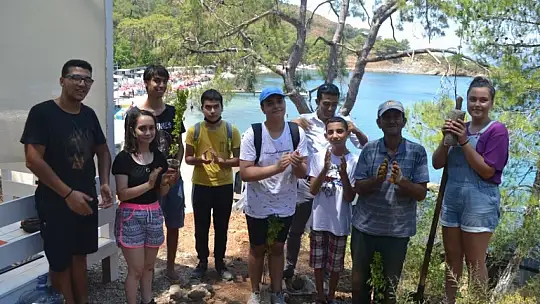 Büyük Samanlık Plajı'nda ağaç dikim etkinliği