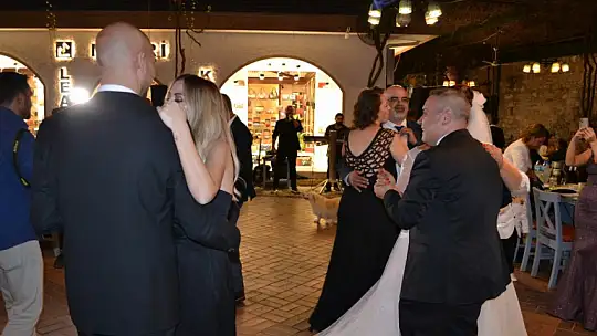 Meltem Avcılık ile Hakan Yıldırım rüya gibi bir düğünle dünya evine girdi