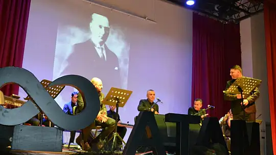 Türküleri Atatürk için Söylediler