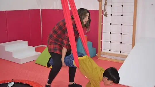 'Duyu Bütünleme' Nursel Özdemir Kurumları'nda