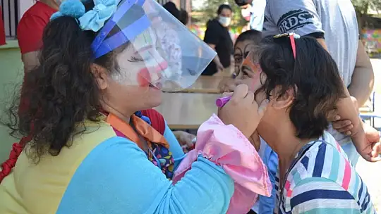 Özel öğrencilerin mezuniyet sevinci