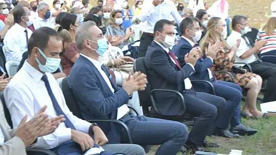 Öğrencilerin mezuniyet heyecanı