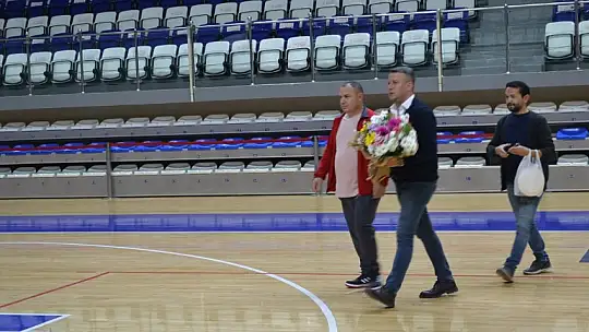 Başkan Çoban'dan filenin sultanlarına ziyaret