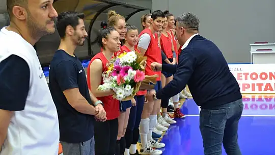 Başkan Çoban'dan filenin sultanlarına ziyaret