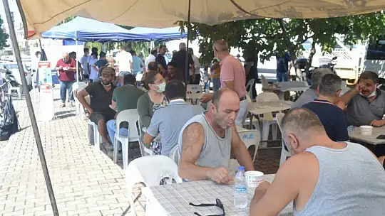 İksirci Tezcan'dan aşure etkinliği