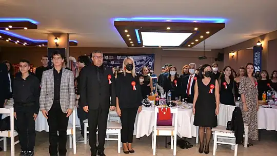 Girne Koleji Cumhuriyet balosunda bir araya geldi