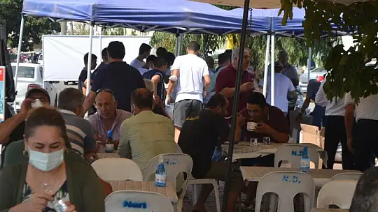 İksirci Tezcan'dan aşure etkinliği