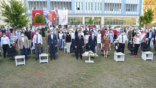 Öğrencilerin mezuniyet heyecanı