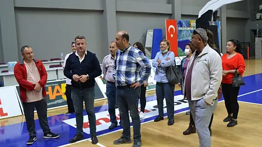 Başkan Çoban'dan filenin sultanlarına ziyaret