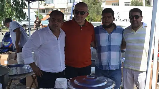 İksirci Tezcan'dan aşure etkinliği